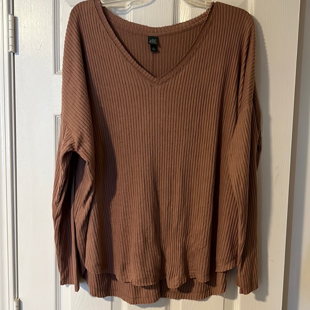 Wild Fable- long sleeve v-neck top